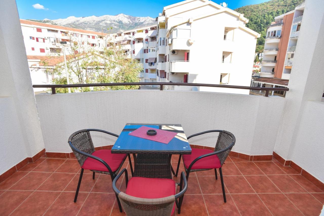 Vila Idila Budva Luaran gambar