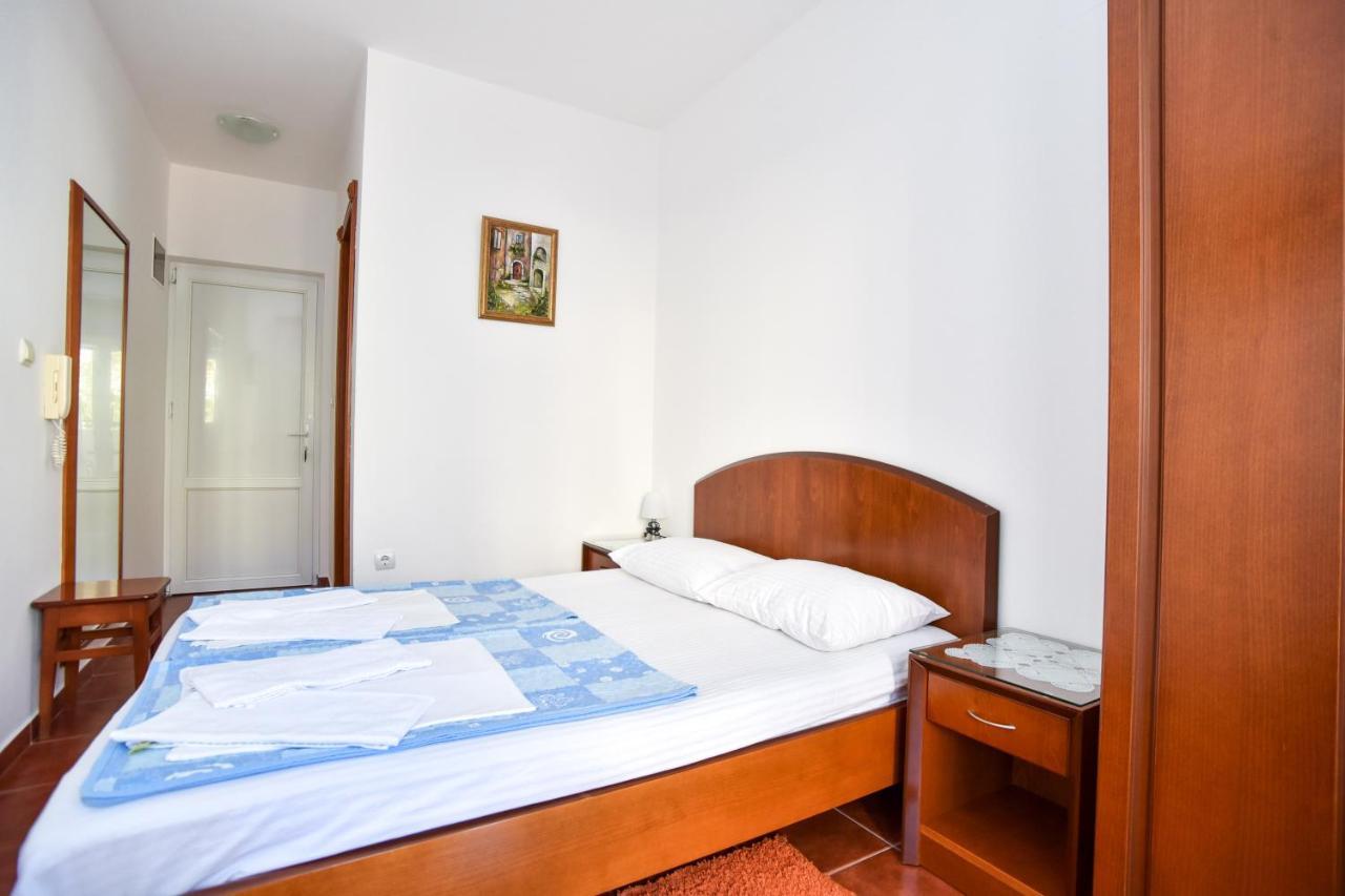 Vila Idila Budva Luaran gambar