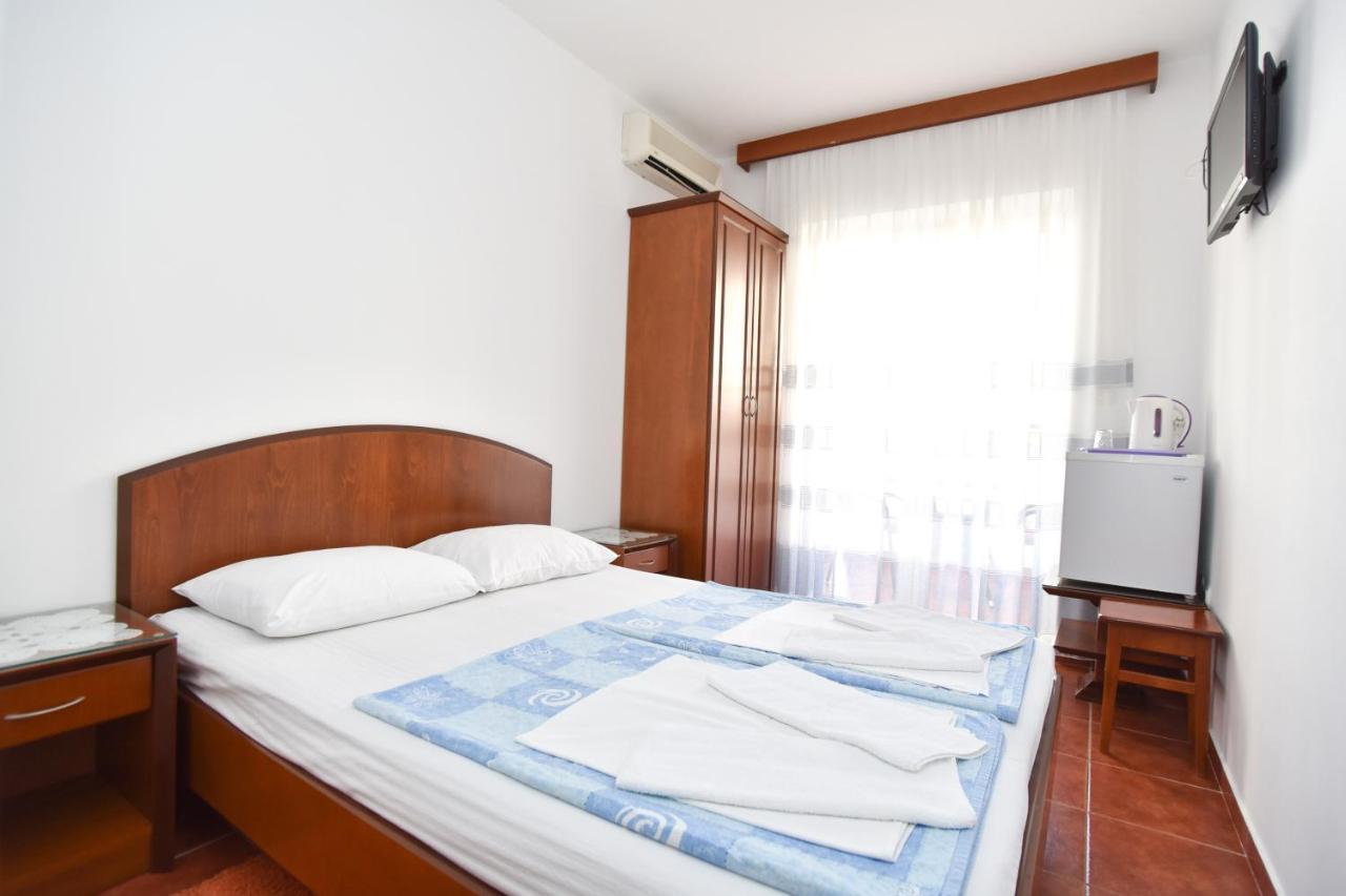 Vila Idila Budva Luaran gambar