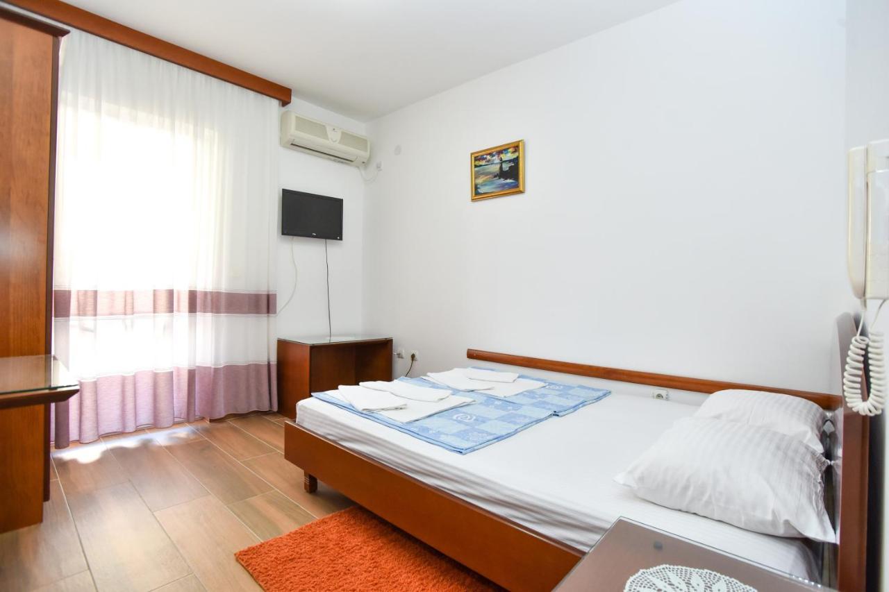 Vila Idila Budva Luaran gambar