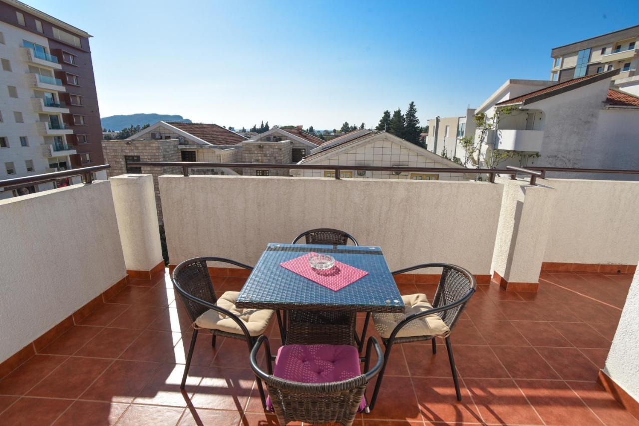 Vila Idila Budva Luaran gambar