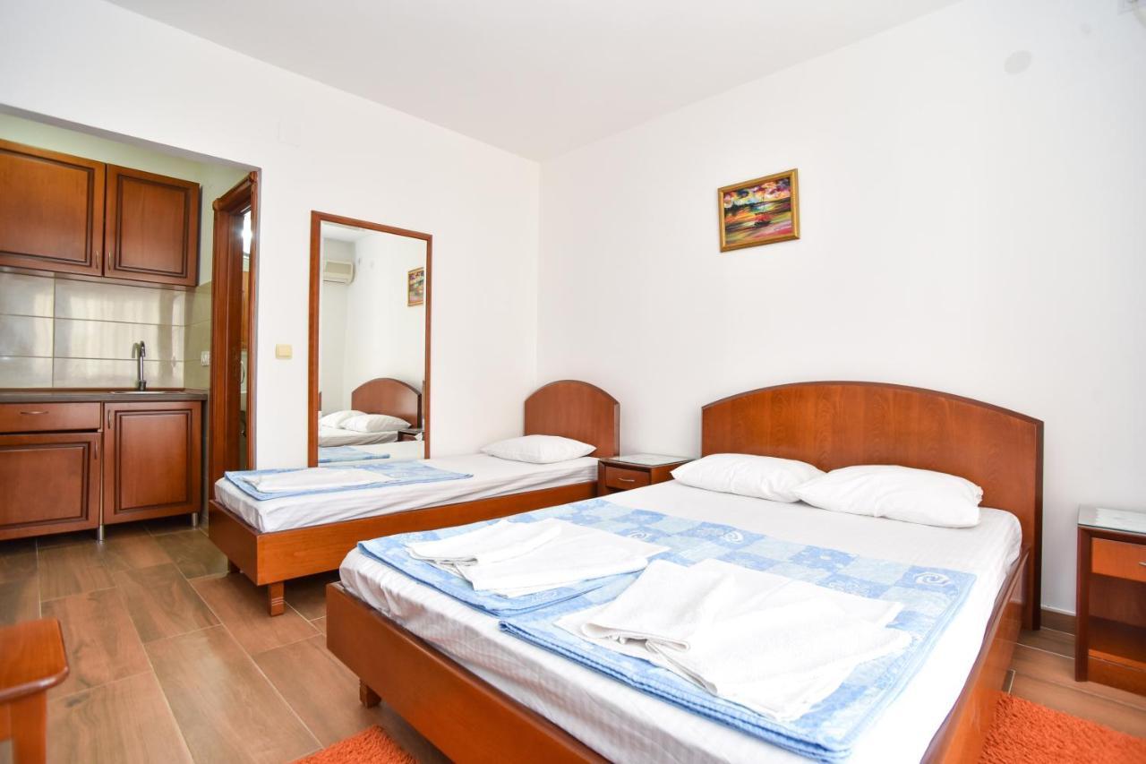 Vila Idila Budva Luaran gambar