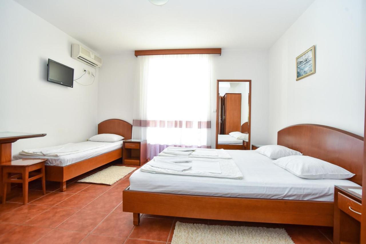 Vila Idila Budva Luaran gambar